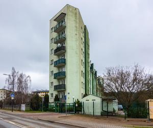 Najwęższy blok w Warszawie - zdjęcia. Zobacz budynek z Odkrytej 55C