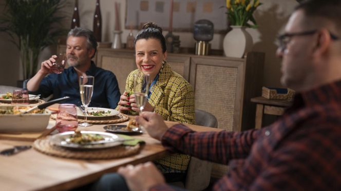 Rodzinka.pl nowy 17 sezon. Marek (Jacek Braciak), Maria (Agata Kulesza), Ludwik (Tomasz Karolak)