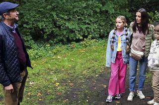 Barwy szczęścia odc. 2781. Jankowski (Piotr Cyrwus), Kasia (Katarzyna Glinka), Paulinka (Lena Jastrzębska), Ksawery (Bartosz Gruchot)