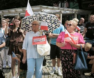 Manifestacja pod hasłem Sto nielegalnej imigracji w Lesznie