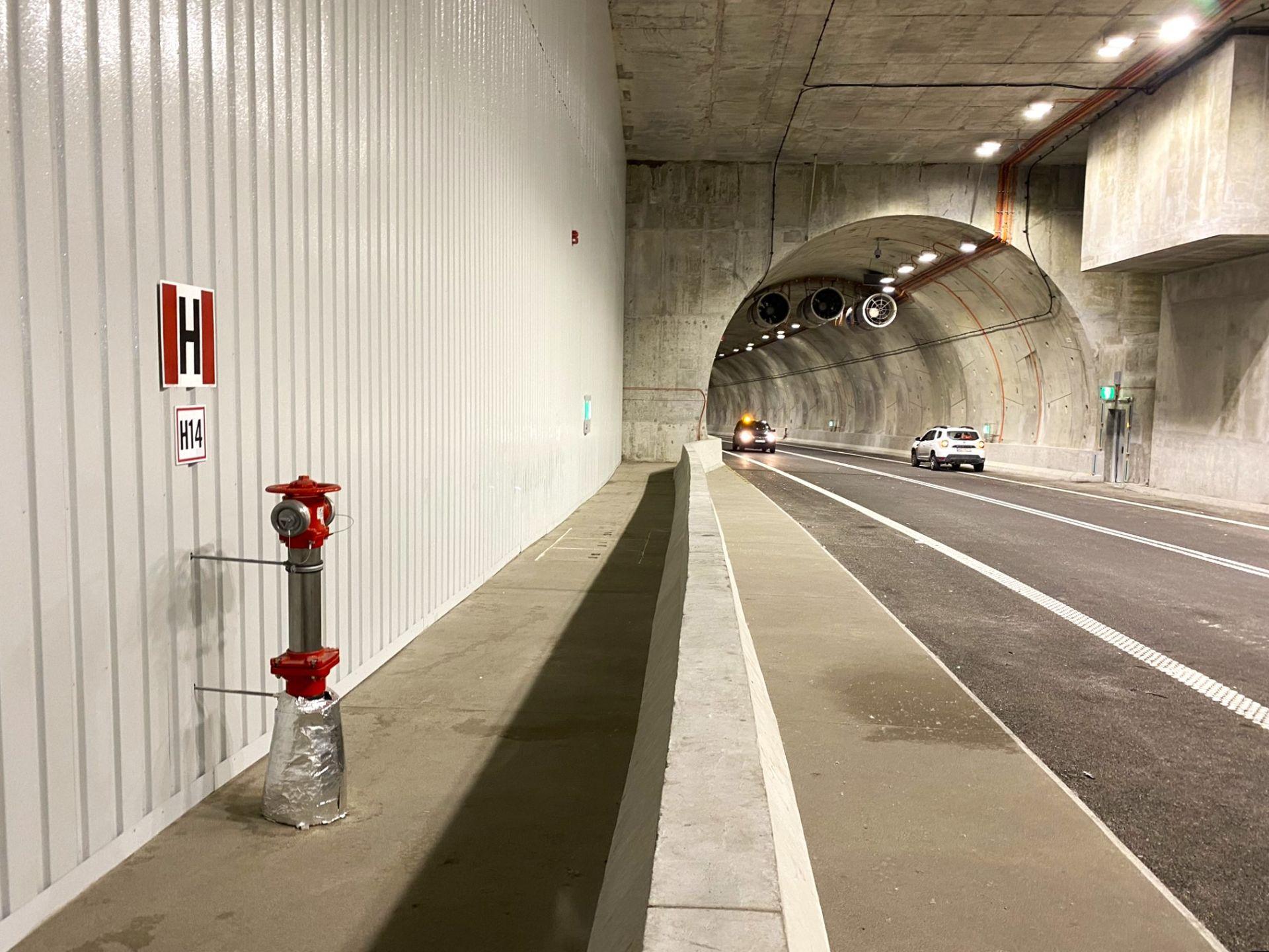 Tunelem w Świnoujściu przejechało już 4 mln pojazdów. Do 30 czerwca szacuje się, że będzie to 4,5 mln.