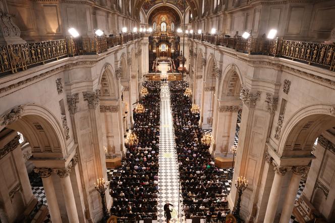 Msza ku czci zmarłej Elżbiety II. Wyjątkowe wykonanie hymnu. "God save the King"