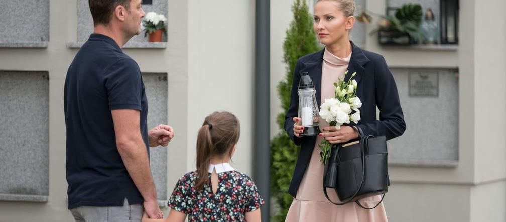 Barwy szczęścia odcinek 1789, Artur (Jacek Rozenek), Zosia (Joanna Moro), Ewunia (Gabriela Ziembicka)