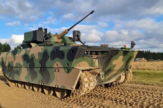 Polska armatohaubica KRAB oraz polski wóz piechoty BORSUK
