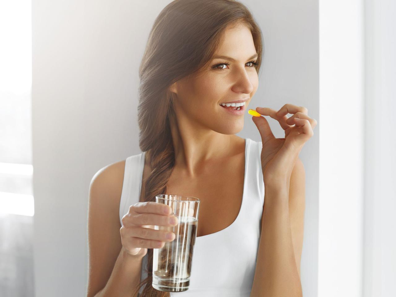 Suplementy diety podczas karmienia piersią — sprawdź, które są niezbędne