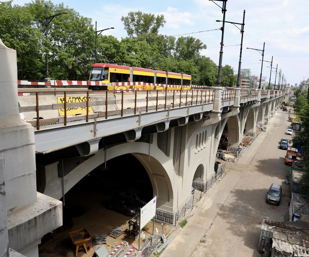 Fatum nad mostem Poniatowskiego. Remont trwa dwa lata, a końca nie widać