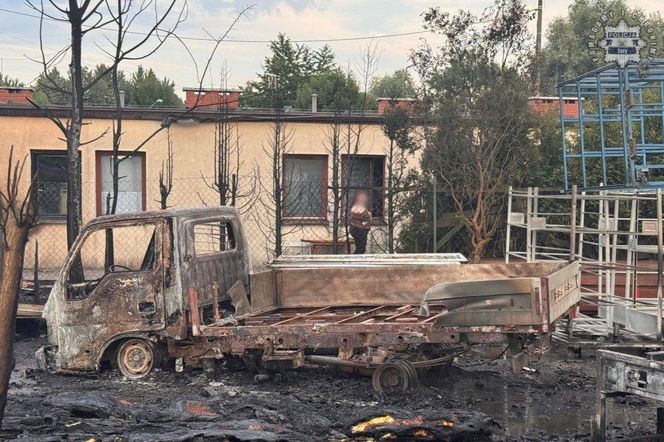 Potężny pożar w Żorach. Seria wybuchów butli gazowych i ewakuacja mieszkańców. Zatrzymano jedną osobę