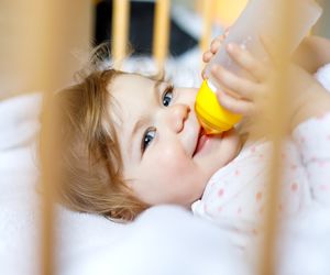 Ile mleka w diecie dziecka? Ile mleka dla 8-miesięcznego, a ile dla 10-miesięcznego malca?