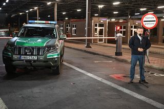 Terespol. Konferencja prasowa ministra Marcina Kierwińskiego.