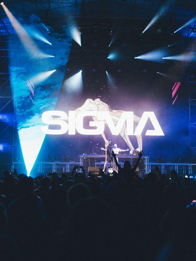 Fajer Festiwal 2025 w TAURON Parku Śląskim. Pierwszy dzień przyciągnął tłumy