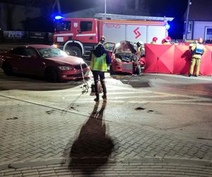 Bełchatów. Śmiertelny wypadek na ul. Wojska Polskiego. 47-latek zginął w zderzeniu z BMW [ZDJĘCIA]