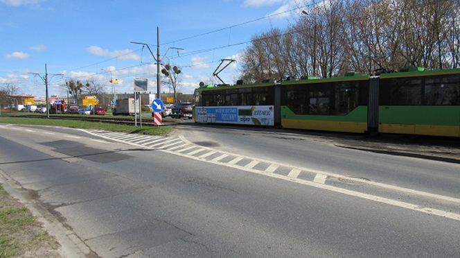 Naprawa przejazdu tramwajowego na ulicy Starołęckiej