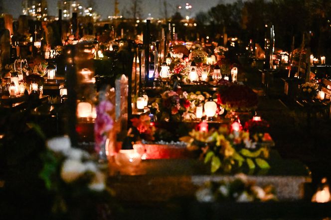 1 listopada na Cmentarzu Łostowickim w Gdańsku. Tak wygląda w dniu Wszystkich Świętych