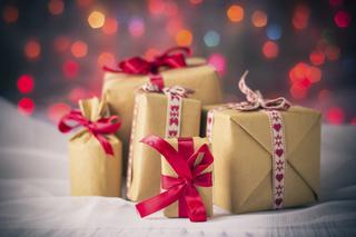 Pakowanie prezentów świątecznych