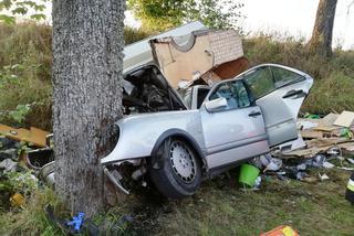 Śmiertelny wypadek auta z przyczepą kempingową w powiecie braniewskim. Nie żyje 35-latek