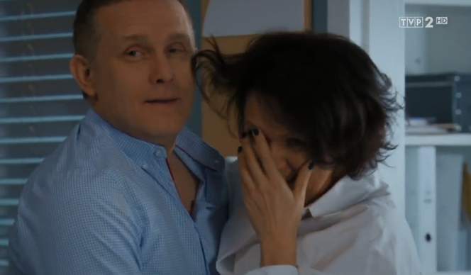 M jak miłość odcinek 1424, Marysia (Małgorzata Pieńkowska), Artur (Robert Moskwa)