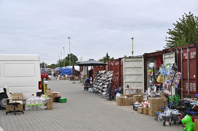 Handel wrócił na Marywilską. Sprzedawcy nie widzą tu przyszłości: „Nie mamy już nadziei”