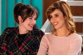 	M jak miłość odc. 1863. Kama (Michalina Sosna), Ania (Alina Szczegielniak) 