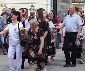 Rekordowy długi polonez w centrum Lublina
