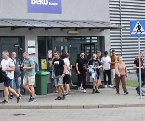 Pracownicy Beko rozpoczęli żałobny protest