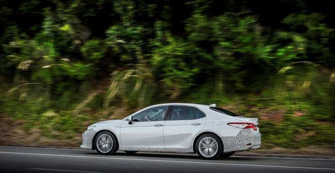 Hybrydowa Toyota Camry 2019