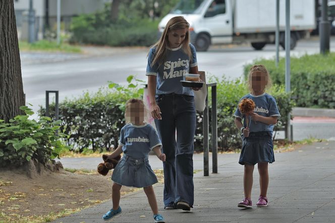 Agnieszka Kaczorowska. Tańcząca z córkami