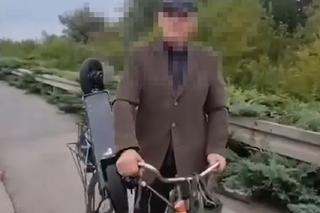 Senior przywłaszczył miejską hulajnogę i wiózł ją rowerem. Panie, to ma nadajnik