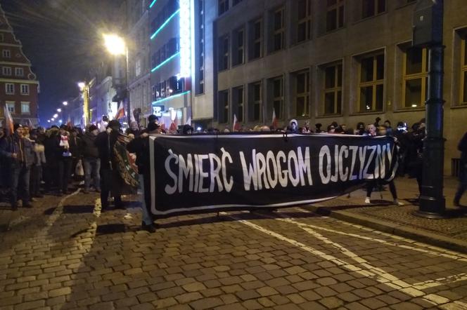 Marsz w Hołdzie żołnierzom Wyklętym we Wrocławiu został rozwiązany przez miejskiego obserwatora. Powodem były hasła, jakie krzyczeli uczestnicy manifestacji