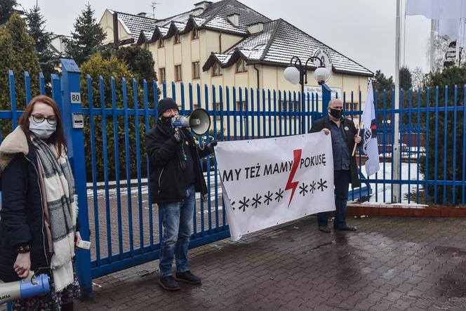 Międzymiastowy protest samochodowy pod Radiem Maryja. Strajkowali w Święto Trzech Króli