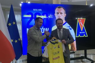 Wojewoda lubelski wręczył medal Rafałowi Królowi. Legendę Motoru Lublin dalej zobaczymy na boiskach regionu 