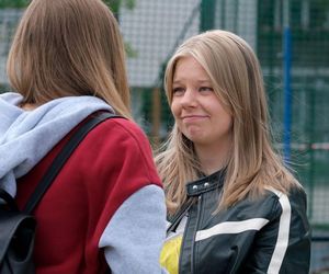 M jak miłość odc. 1885. Sara (Nadia Smyczek), Lenka (Olga Cybińska)