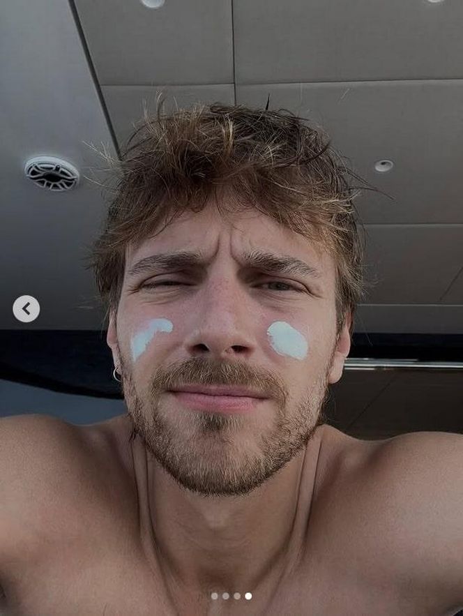 Maciej Musiał na jachcie pokazuje klatę! 30-latek w życiowej formie