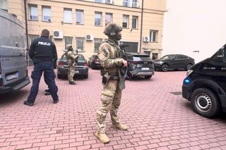 „Cyngiel” stambulskiej mafii wpadł w Warszawie! Miał przy sobie naładowaną broń