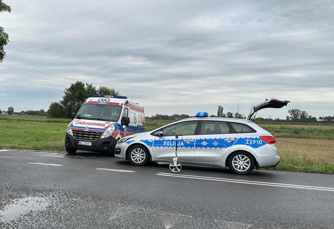 Tragedia pod Pruszkowem! Huknął motocyklem w osobówkę. Na ratunek nie było szans