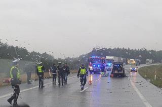 Tragiczny wypadek na obwodnicy Torunia. Trzech mężczyzn zginęło na S10. Zdjęcia od policjantów i strażaków