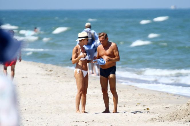 Jan Englert z żoną i ćorką w Juracie