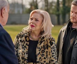 Na Wspólnej odc. 4039. Dana (Beata Zarembianka), Hebel (Tadeusz Huk), Seba (Bartosz Głogowski)