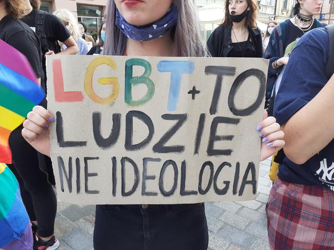 "Jesteśmy ludźmi, nie ideologią" - tak środowiska LGBT manifestowały wczoraj w Lublinie