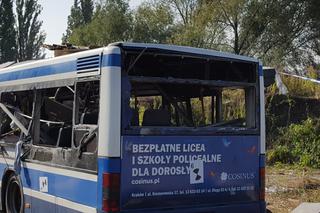 Tak wygląda autobus po wybuchu bomby, którą chciał stworzyć Paweł R.