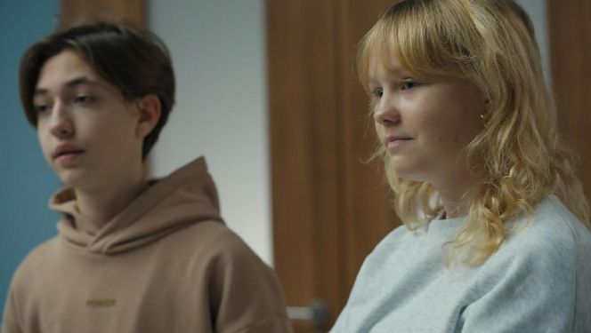 Barwy szczęścia, odcinek 3191. Emil (Artem Malaszczuk), Emilka (Jessica Frankiewicz)