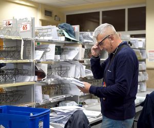 1150 adresów, setki schodów. Oto, co naprawdę robi listonosz