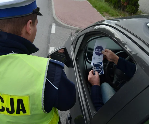 Szef drogówki zatrzymany. Pędził w terenie zabudowanym