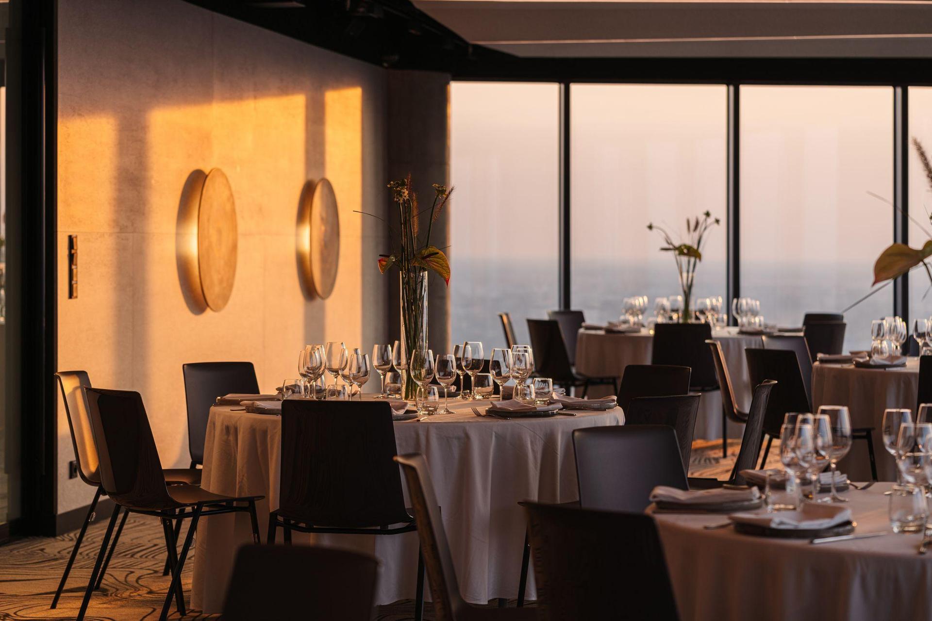 Przestrzeń konferencyjno-eventowa LookUp w Warszawie, proj. MIXD Studio