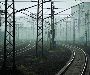 Śmiertelny wypadek na torach pod Oławą. Duże opóźnienia pociągów 