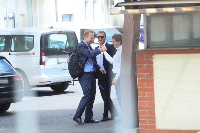 Zjechali na spotkanie do siedziby PiS na Nowogrodzką  -- 