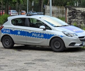 Auto staranowało ludzi i uderzyło w budynek szpitala. Groźny incydent w Otwocku