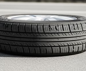 Pijana kobieta w Kartuzach. Ile kilometrów pokonała bez przedniej opony?