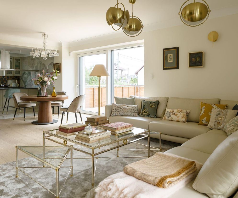 Fantastyczna metamorfoza domu-kostki. Po 40 latach PRL został wyparty przez art déco