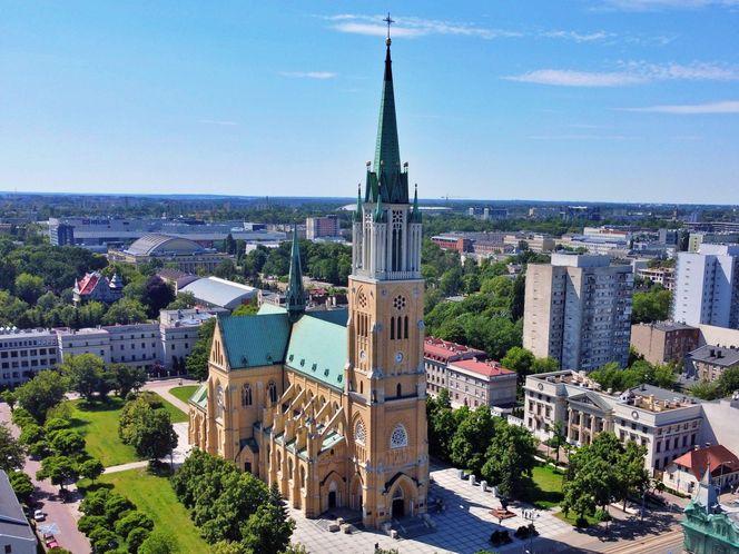 To najwyższe budynki w Łodzi! Nie wszystkie z nich znajdują się w samym centrum [GALERIA]