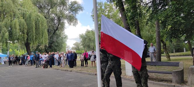 Nadanie sztandaru dla 16 WOG